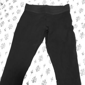 BCBG MaxAzria Stretch Crop Pant in Black